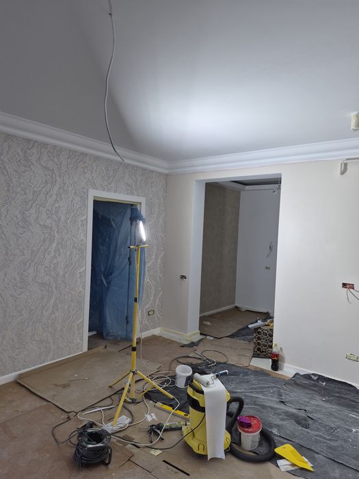 Zugrav, Meseriaș cu experienta inTencuit/Glet/Zugravit/Riflaje/Baghete si Chenare/Rigips/Gresie/Faianță