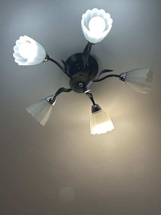 Продам люстру в хорошем состоянии