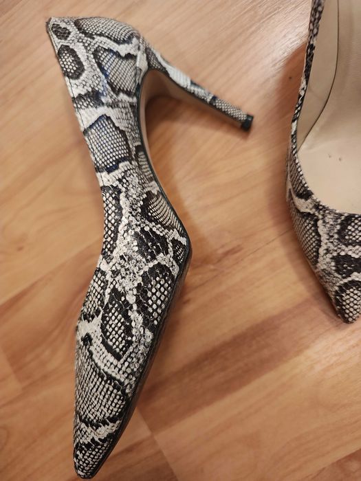 Vand pantofi stiletto model snake