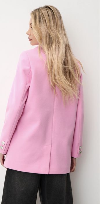 Прекрасно розово палто