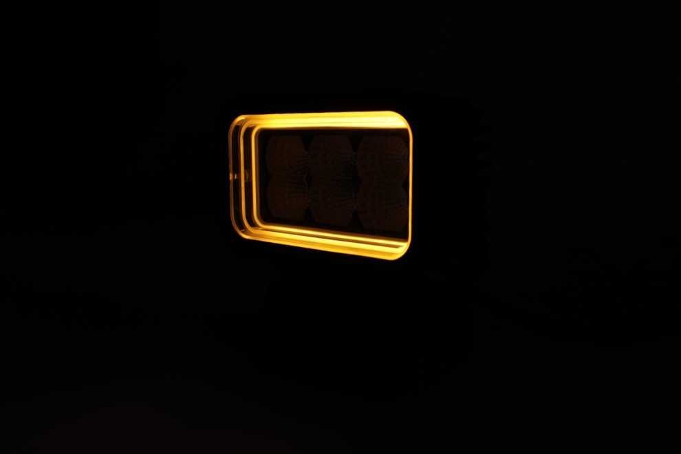 42W LED Халоген FLOOD – Работен Фар с Жълта и Червена Светлина 12V/24V