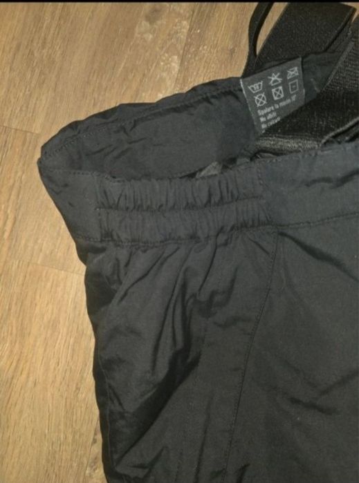 Pantaloni de iarna/SKI - Mărimea M  300 lei