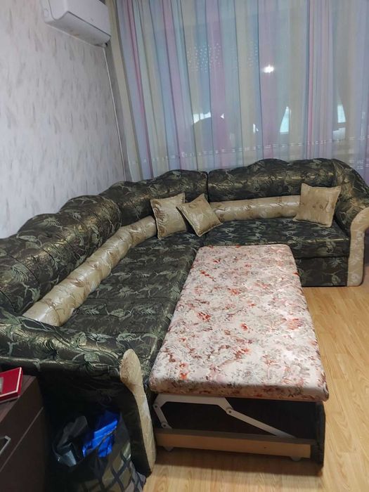 Ъглов холов диван