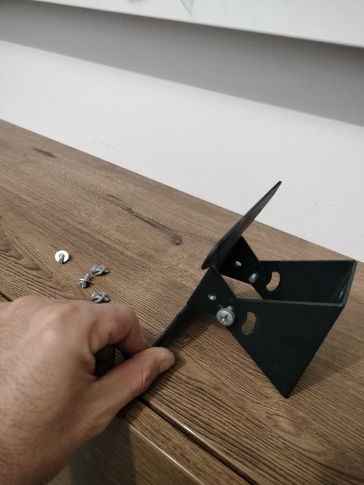 Vând suport tv pentru diagonala 60,eu l-am avut într-o bucatarie