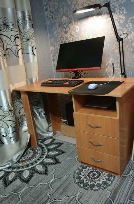 Компьютерный стол