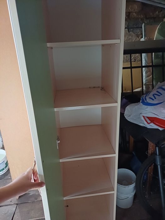 Продаю три шкафа и письменный стол