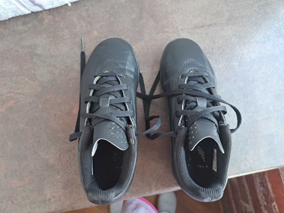 маратонки,кецове,спортни обувки футболни стоножки,Adidas,ном.32,адидас