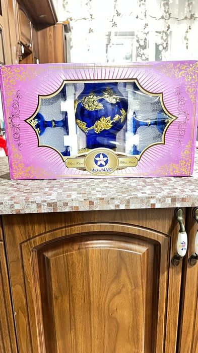 Графин со стаканами новый продам