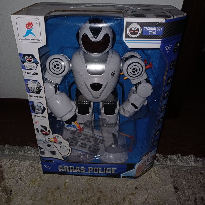 Продаётся  робот игрушка