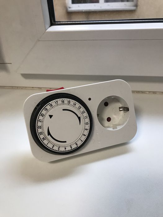 Timer mecanic, priza programabila