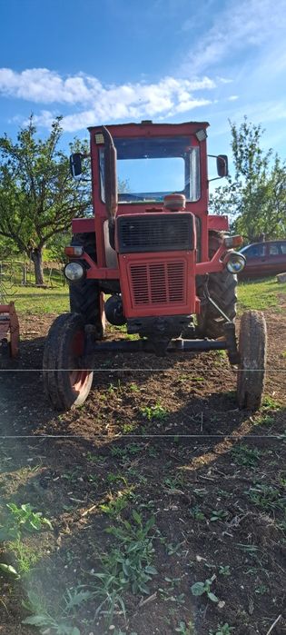 Vând tractor U650