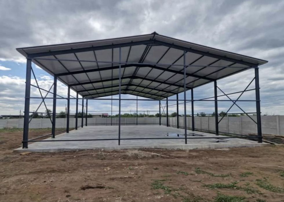 Vand hala metalica de 14 m x 20 m x 5 m la stresina