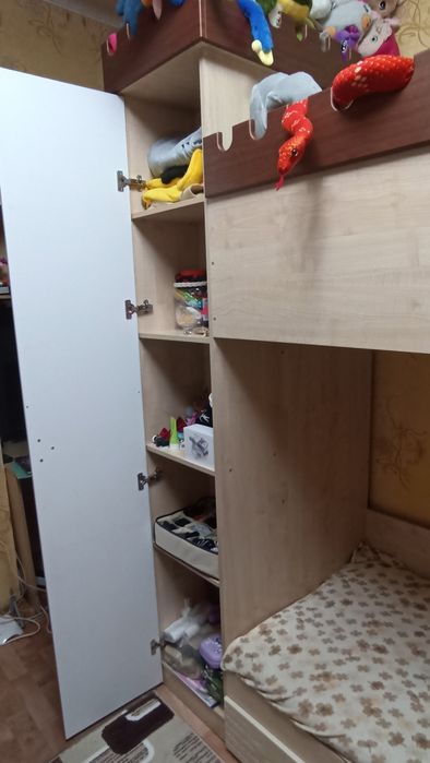 Большая двухярусная кровать