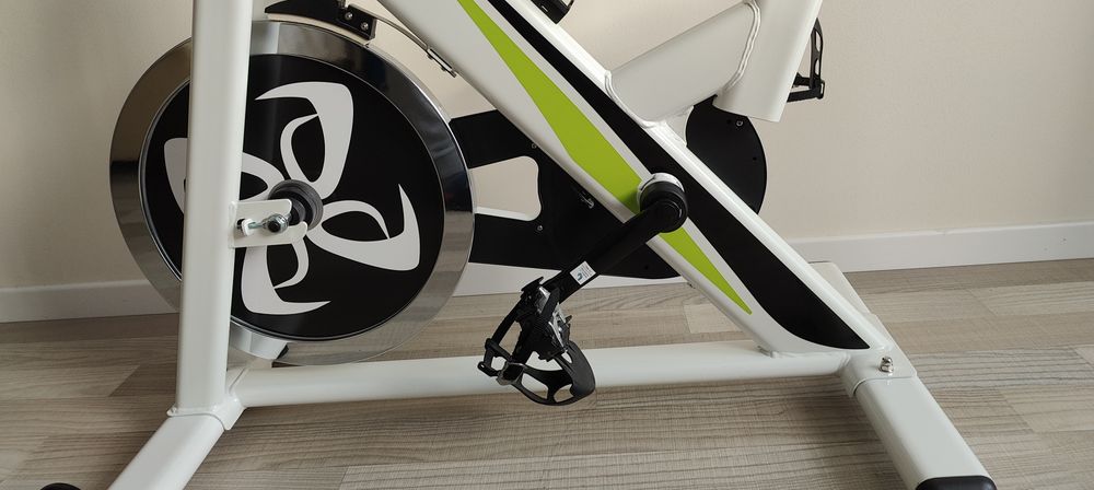 Bicicleta spinning semiprofesionala HouseFit HB 8237C