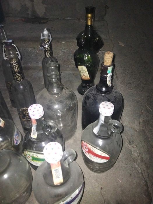 Бутылки стеклянные разные