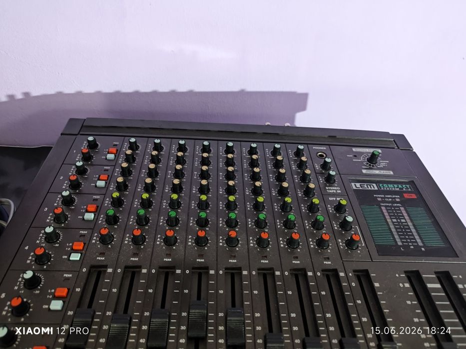 Mixer LEM  amplificat 8 canale +efecte 2x 120w 8 ohm