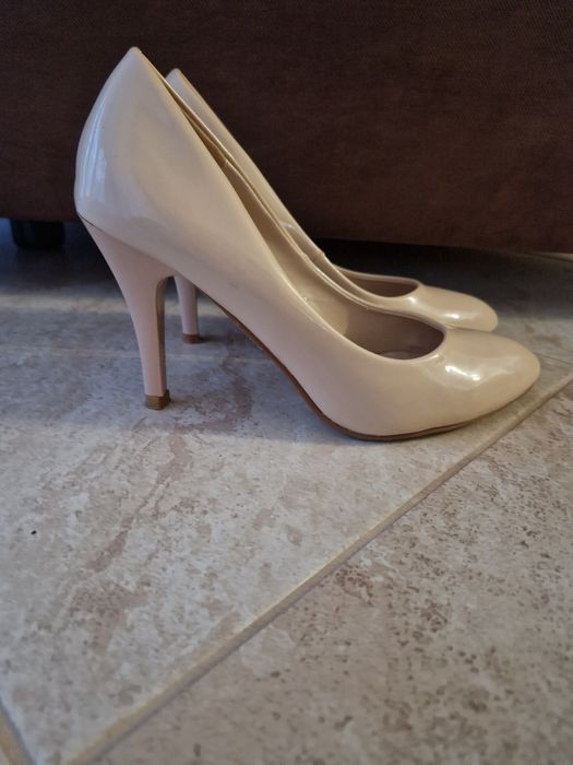 Сандали и обувки размер 37