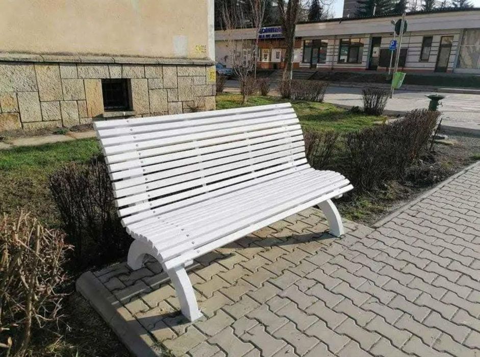 De vânzare bănci diferite modele