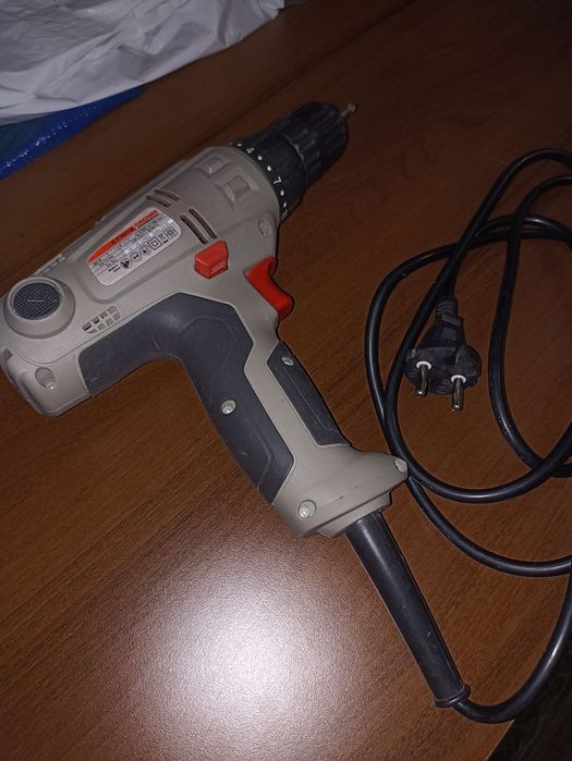 Шуруповёрт фирмы crown от сети 220 вольт