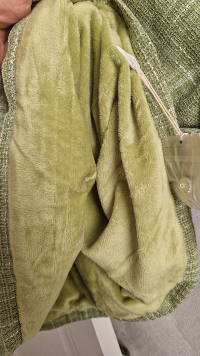 Продам платье на девочку 140 размер