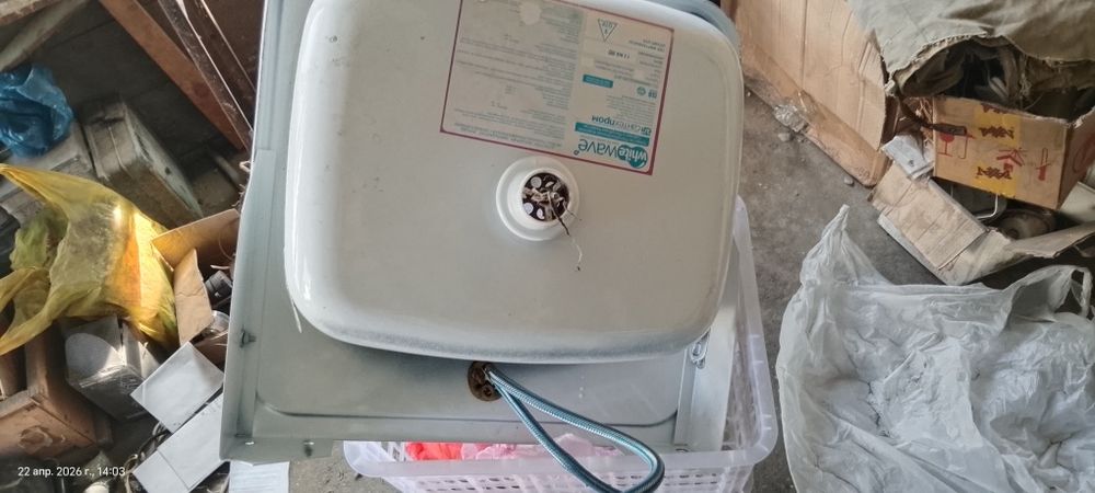 Раковина  с краном