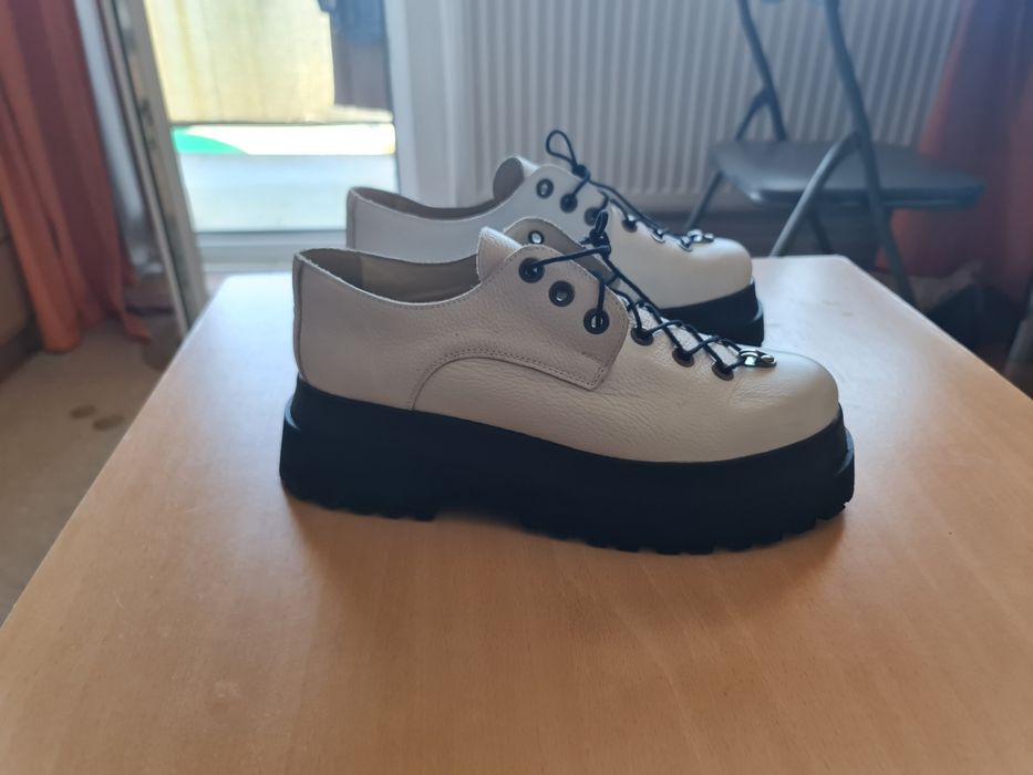 Pantofi de piele Benvenuti