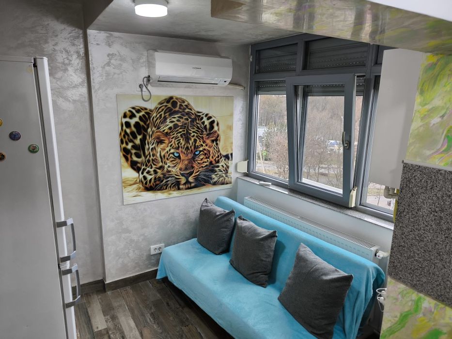 Închiriez garsoniera