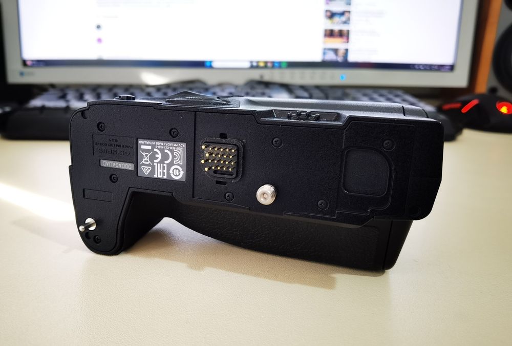 olympus 25mm, 45mm f/1.2 PRO, Grip Olympus HLD-9