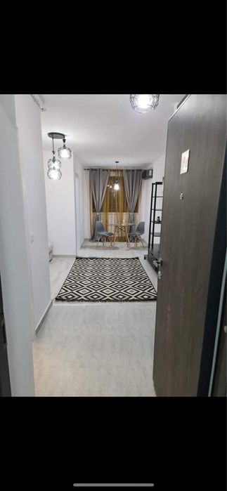 Închiriez garsonieră cu loc de parcare la HILS APARTAMENTS