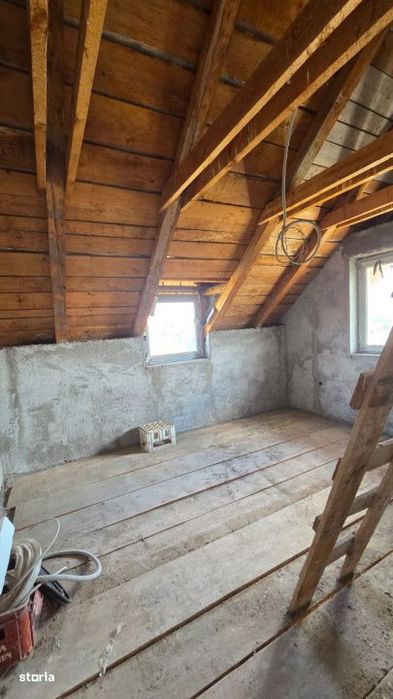 Casa cu mansarda in Paulesti teren 863 mp