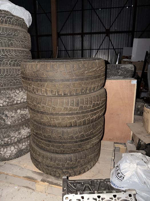 Продам шины R18 комплект