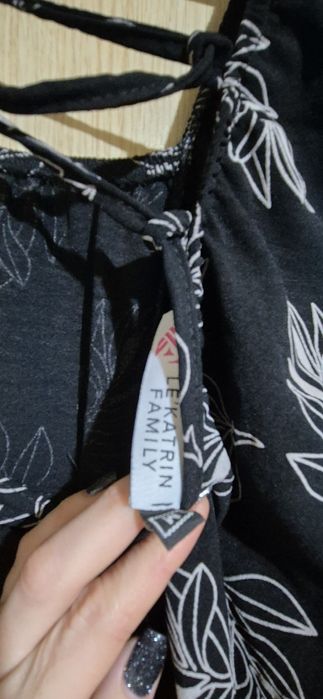 Рокля с открит гърб