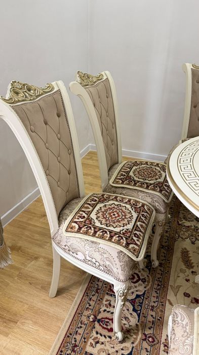 Продам стол и 14 стульев