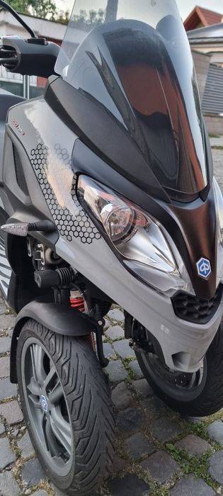 Vand scuter Piaggio MP3, 300 cmc, fabricatie 2021, permis categoria B