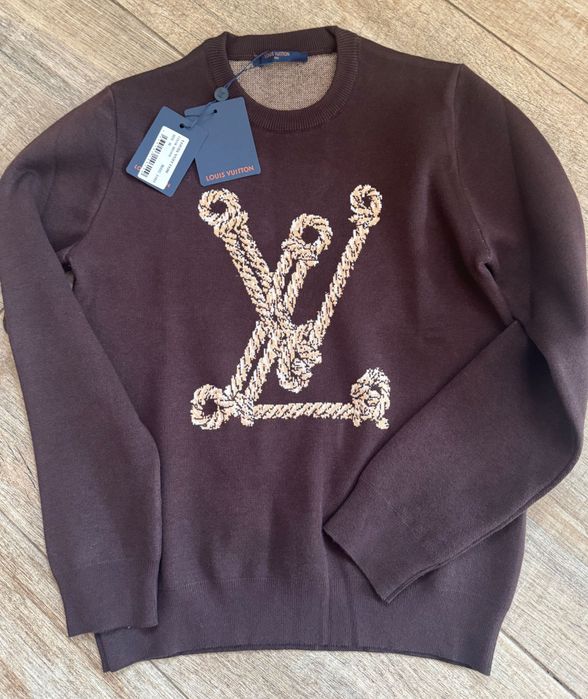 Дамски пуловер нов