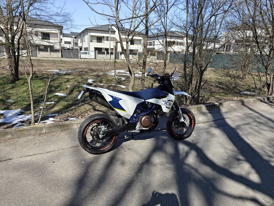 Husqvarna 701 Supermoto