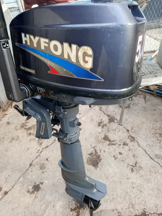 Лодочный  мотор 5 лс.