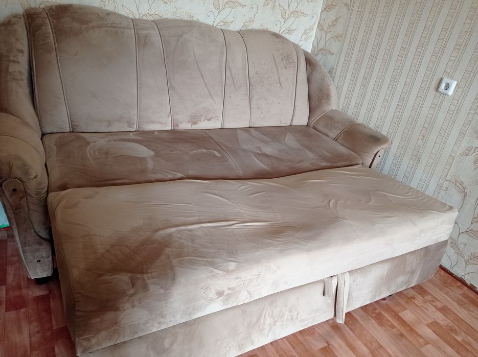 Продам диван срочно