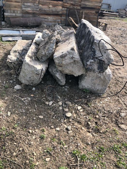 Отдам фундаментные блоки бу