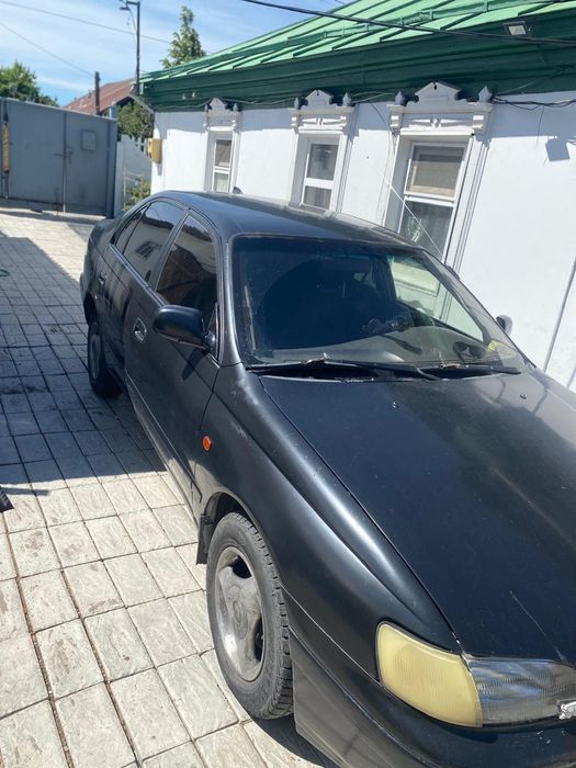 Продам Карину е 1995 г 1.6
