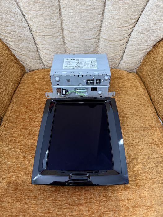 Display / Navigatie / Unitate Volvo XC40, XC60 2017-2025