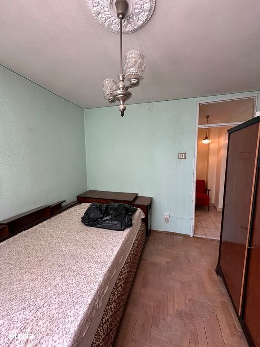 De vanzare apartament 4 camere,2 bai,2balcoane,etj1,zona ultracentrala