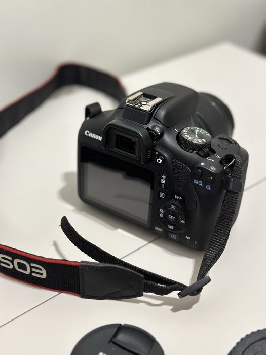 фотоаппарат Canon EOS 2000D EF-S 18-55 mm