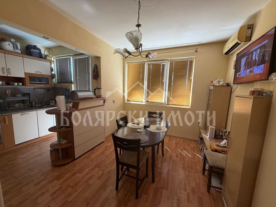 Продава се Четиристаен апартамент в Велико Търново, Център - 115 кв.м за 1261 €/кв.м - Снимка #1