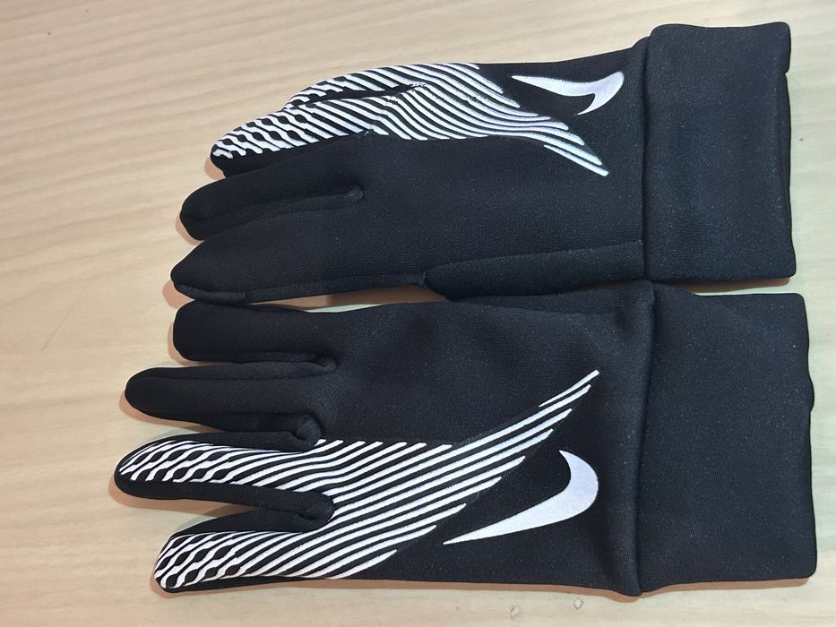 Футболный перчатки