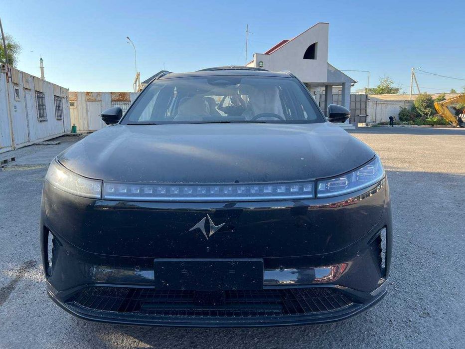 Dongfeng eπ 008  MAX