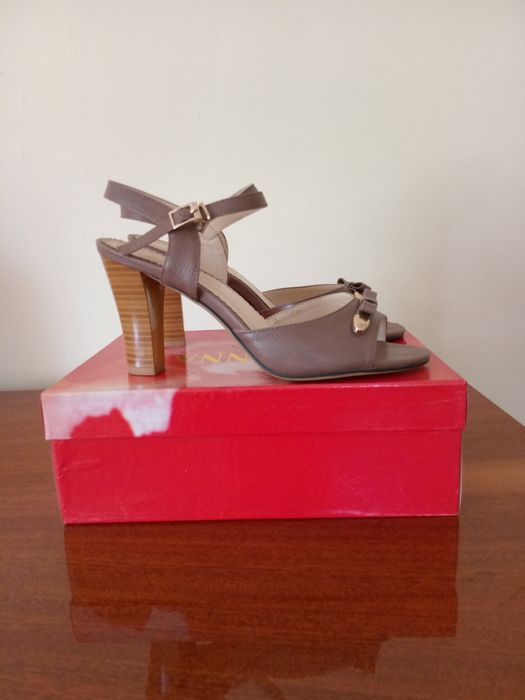 Новые босоножки 39 размер