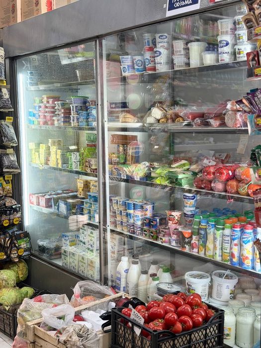 Срочно продаю витрины холодильник