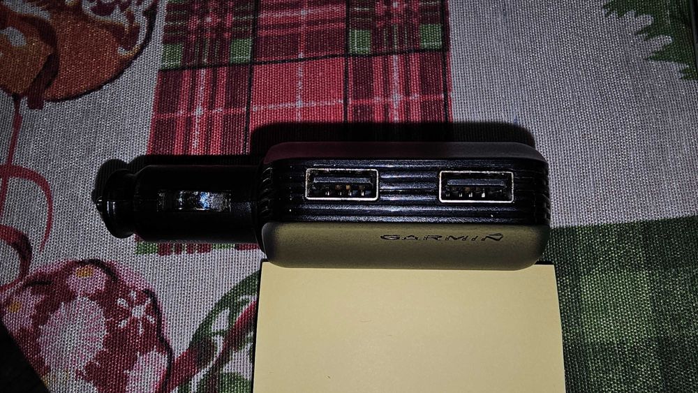 Оригинален адаптер за запалка за камион на Garmin с 2-ва USB-A порта