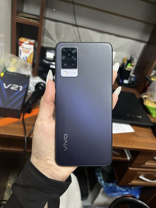 Продам Vivo V21